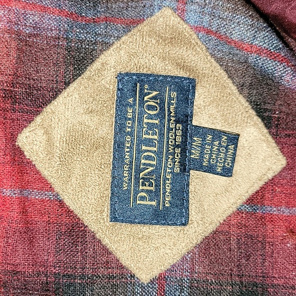 Pendleton. Heavy-lined, full-zip, fuzzy fleece. Women's size Medium. - Picture 2 of 15